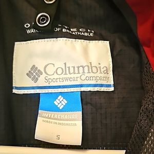 S Red and black Men's columbia Omni-Tech